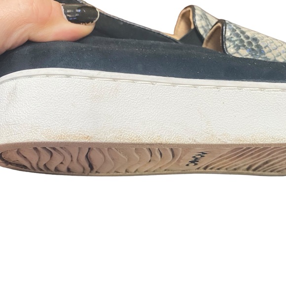 Vionic Slip On Sneakers Snake Print Black Shoes size 7.5 - Picture 4 of 9